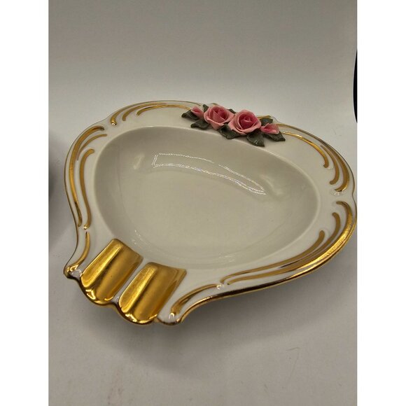 Pair of Antique Dresden Ashtrays for 2 Delicate Coquette Roses and Gold Details - Picture 5 of 10